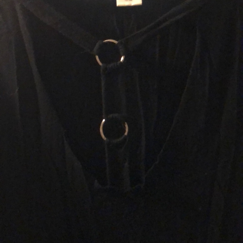 Cutout top - Picture 2 of 2
